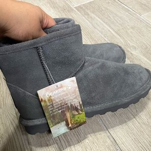Gray BearPaw boot new with tags